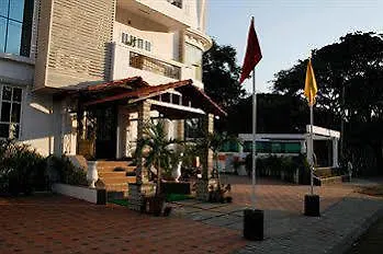 Hotel Crystal Paark Inn Mysore